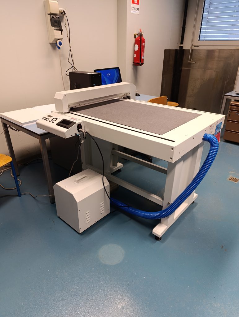 AZ_A_PLASTITECH-FUSTELLATRICE